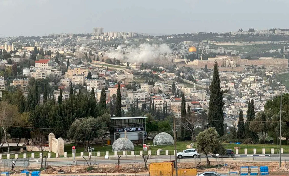 Iranian Missile Strikes Near Al-Aqsa Mosque During Eid al-Fitr